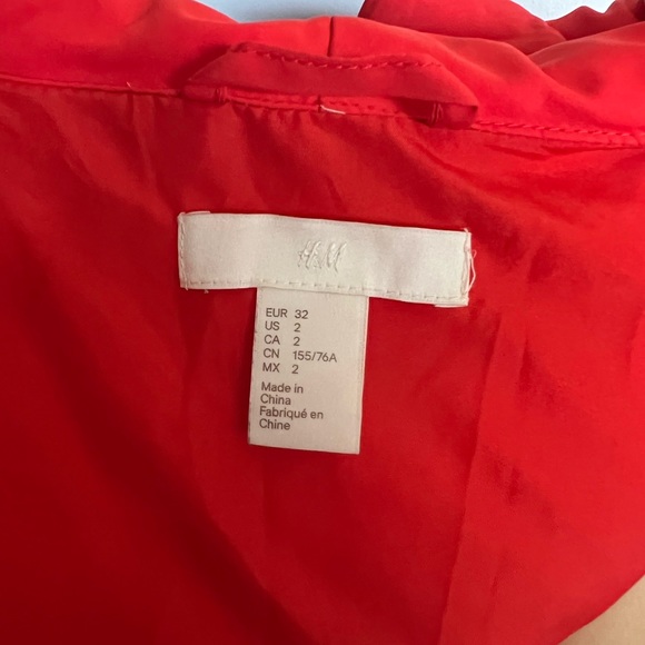 Oversized Bright red puffer jacket - Picture 3 of 5